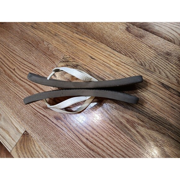 REEF WOMEN's SIZE 9 FLIP FLOPS, TAUPE‎ & METALIC WHITE - Picture 7 of 7